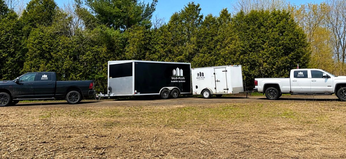 Camions et remorques de l'équipe Silo-Plus