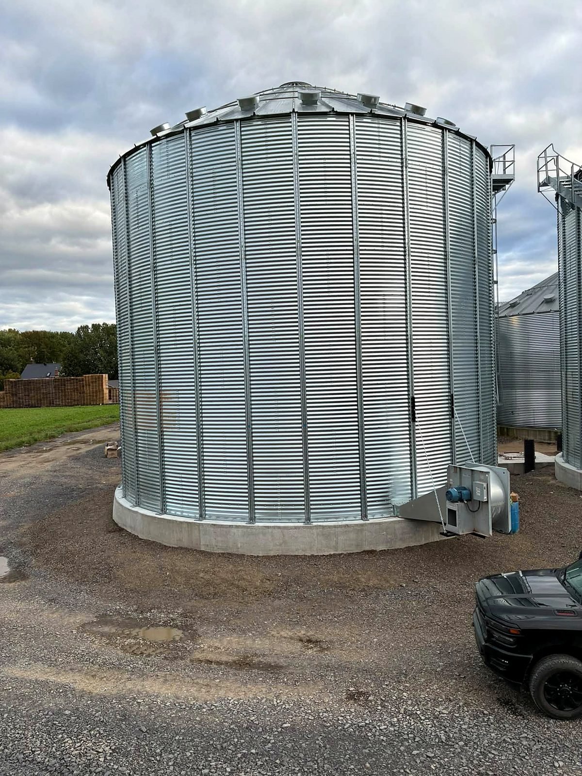Silo à grains de 42 pieds par 9 rangs avec ventilateur d'aération à St-Barthélemy